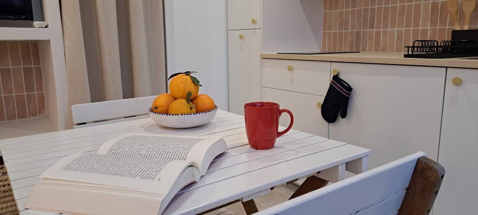 Kitchen or kitchenette, Food and drinks, Food