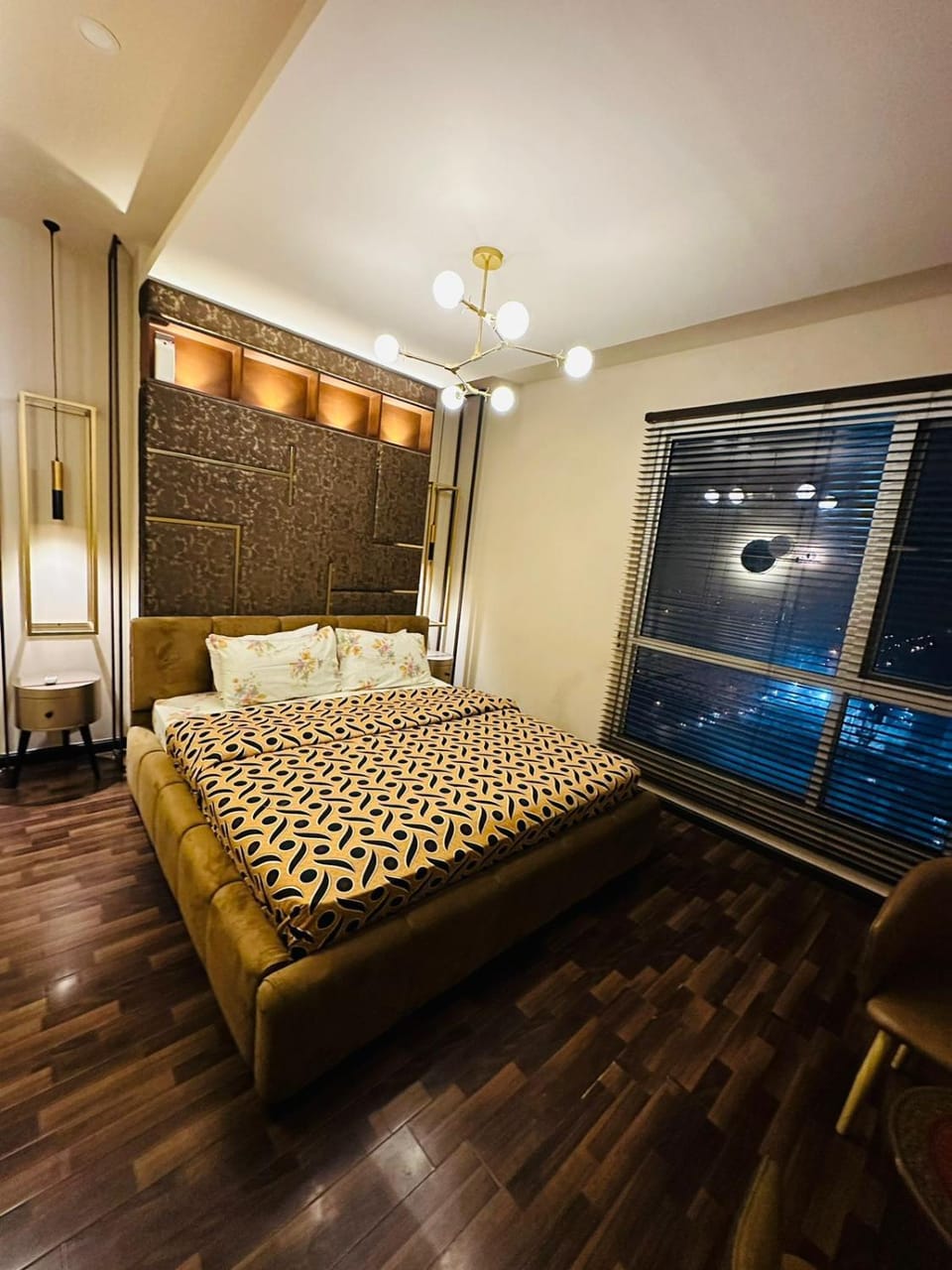 Bed, Photo of the whole room, Bedroom