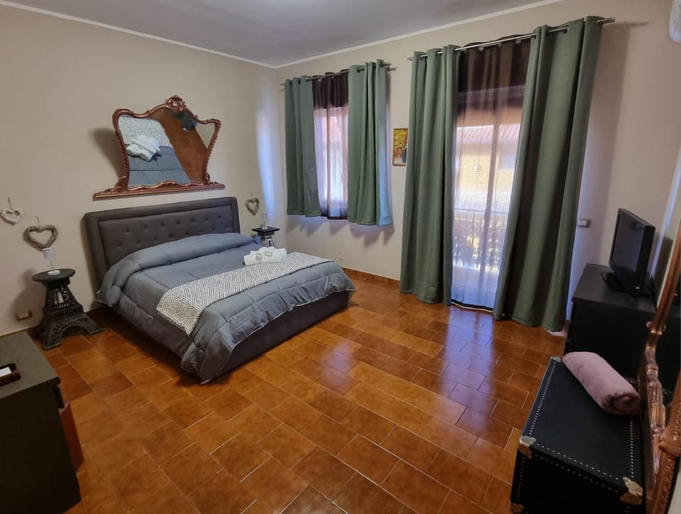 Bed, Photo of the whole room, Bedroom, hair dresser