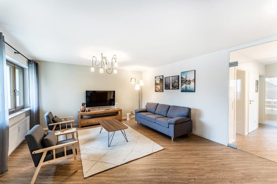 Communal lounge/ TV room, TV and multimedia, Seating area