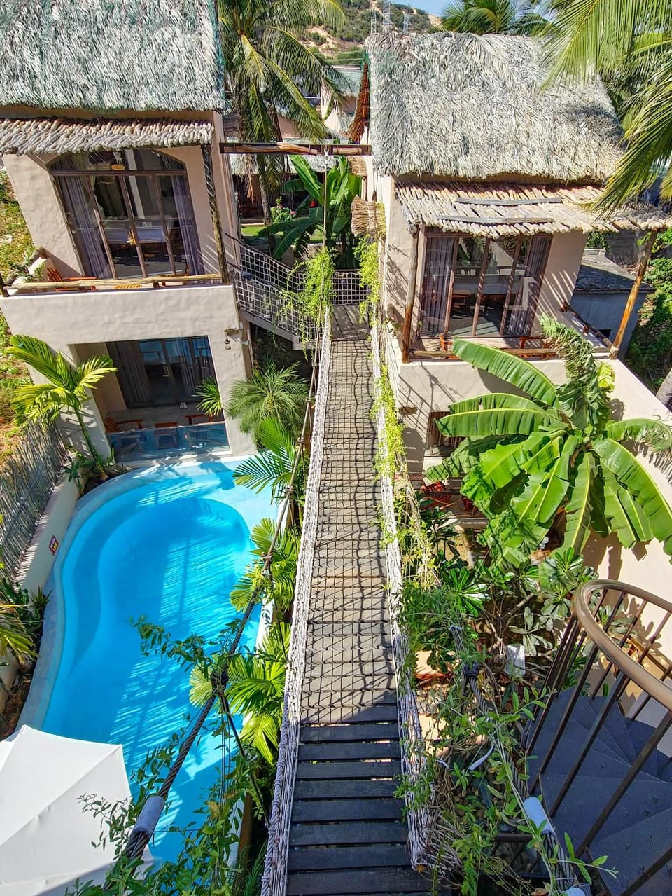 Patio, Swimming pool, Swimming pool