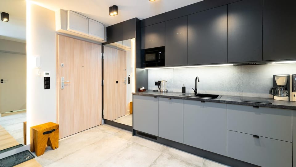 Kitchen or kitchenette, wardrobe