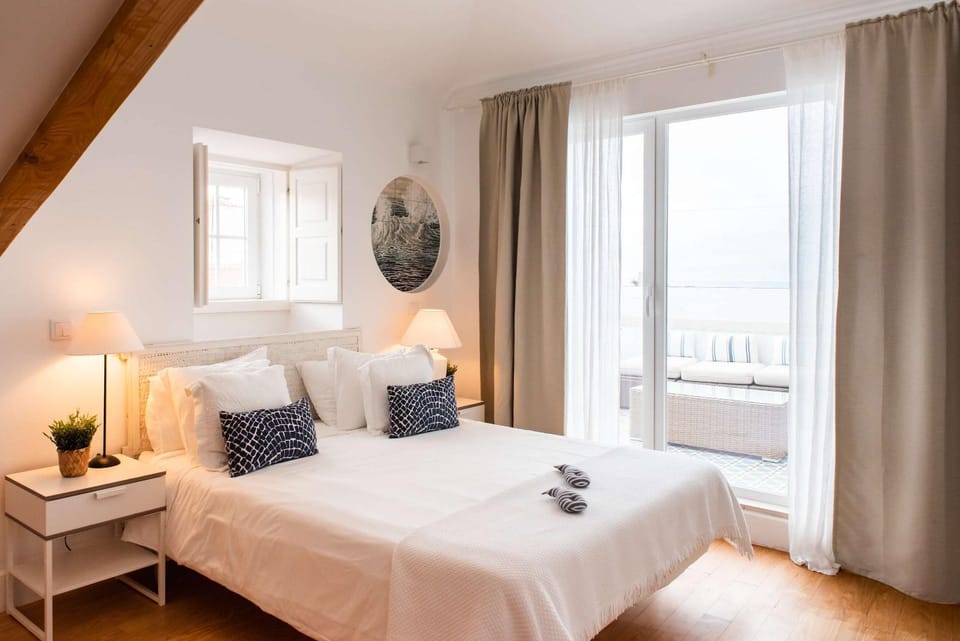 Ocean View Penthouse - Central Ericeira Apartment in Ericeira