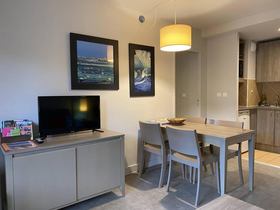 Appartement avec PISCINE, plage de Trestraou à PERROS-GUIREC - Réf 505 Apartment in Perros-Guirec