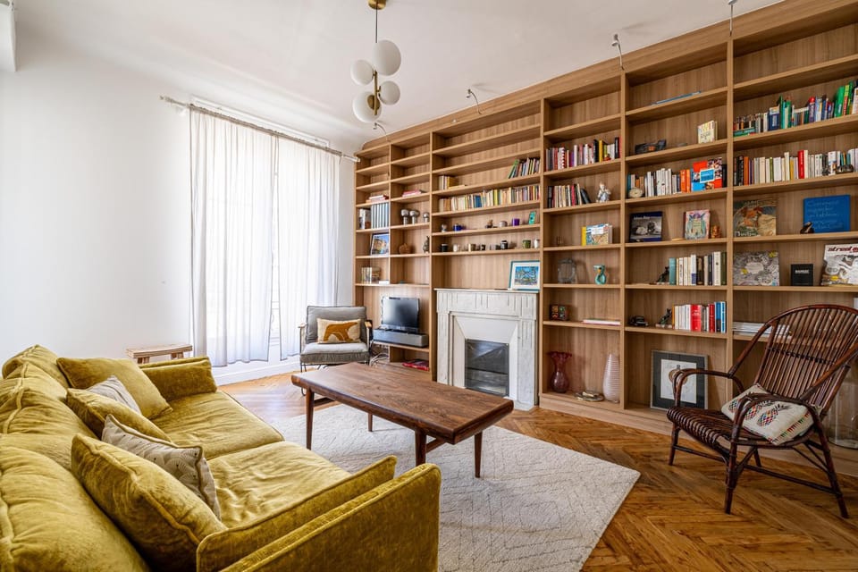 TV and multimedia, Living room, Seating area, fireplace, furniture