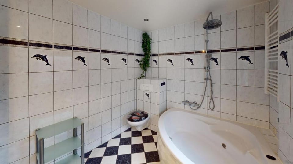 Toilet, Bathroom, Bath