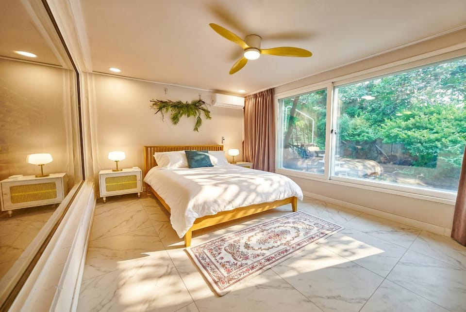 JT Tailored Service Home near Hyehwa Station House in Seoul