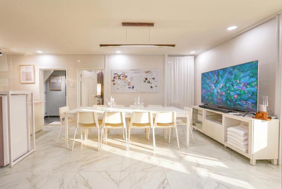 JT Tailored Service Home near Hyehwa Station House in Seoul