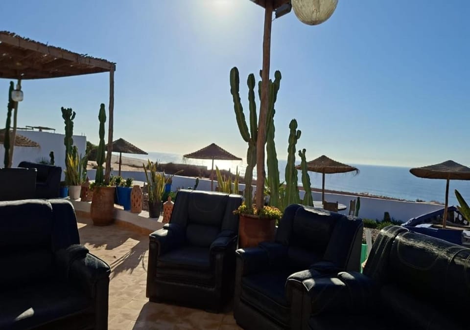 Patio, Day, Natural landscape, Living room, Seating area, Sea view, sunbed