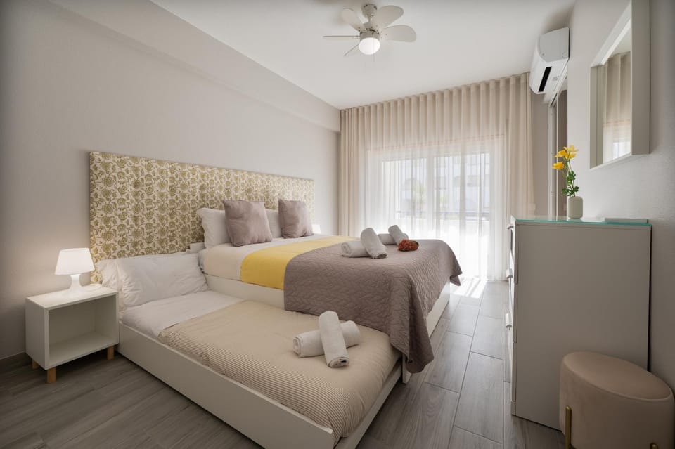 Bed, Bedroom, air conditioner