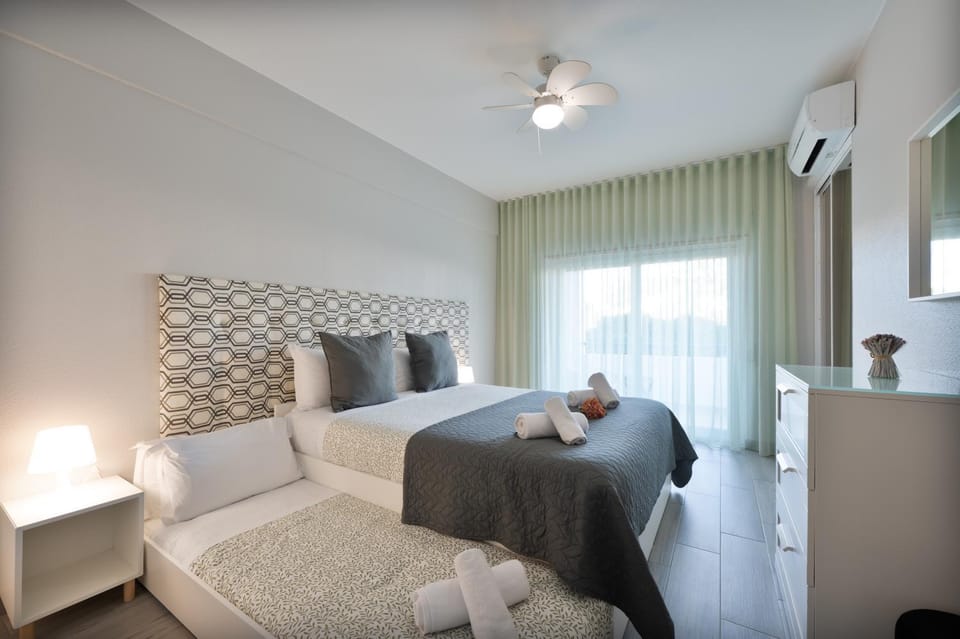 Bed, Bedroom, air conditioner