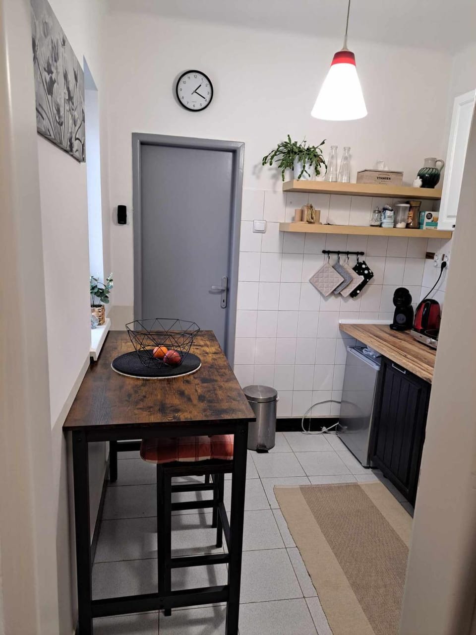 Coffee/tea facilities, Kitchen or kitchenette, Dining area