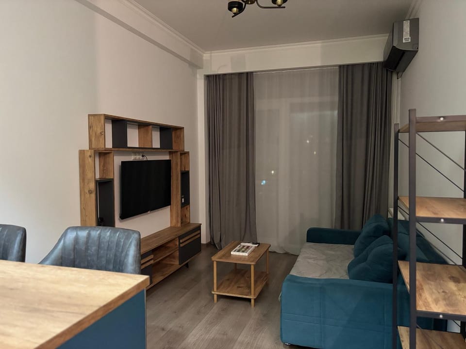Communal lounge/ TV room, TV and multimedia, Living room, Seating area