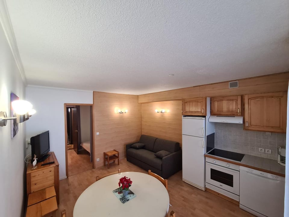 Living room, kitchen