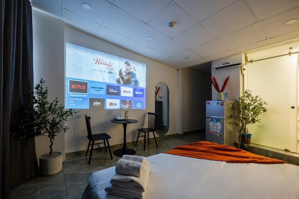 TV and multimedia, Photo of the whole room