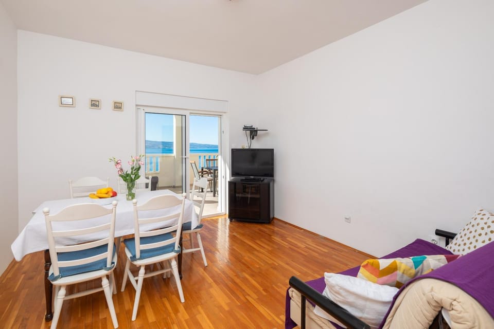 TV and multimedia, Living room, Dining area, Sea view