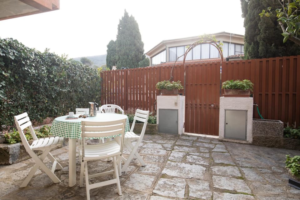 Property building, Patio, Garden
