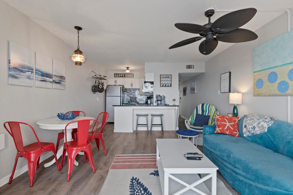 Beachfront, Updated, Topsail Dunes Shining Sea Apartment in North Topsail Beach