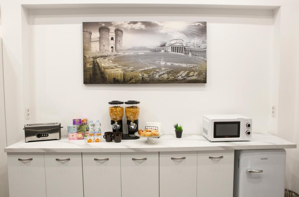 Coffee/tea facilities, Kitchen or kitchenette, Food and drinks, Food, minibar, toaster