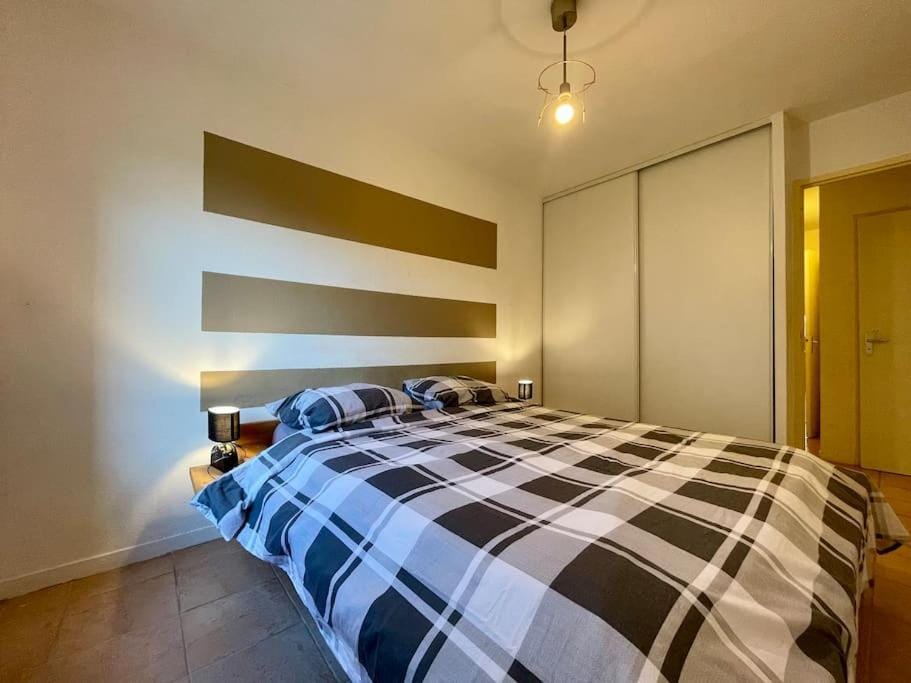 Appartement Michelet - Clim, piscine & parking Apartment in Carcassonne