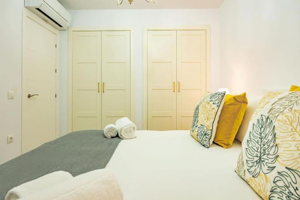 Cardenal Cervantes Deluxe by Valcambre Apartment in Seville