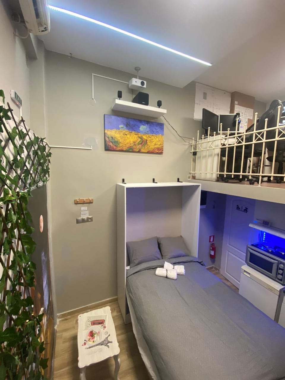 Photo of the whole room