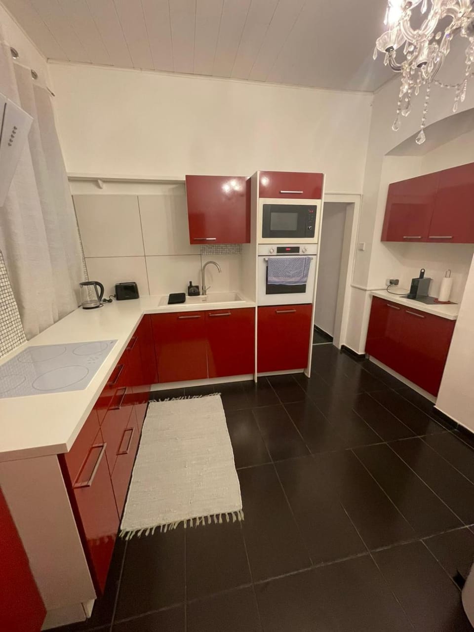 Kitchen or kitchenette, oven, pet friendly, stove, toaster
