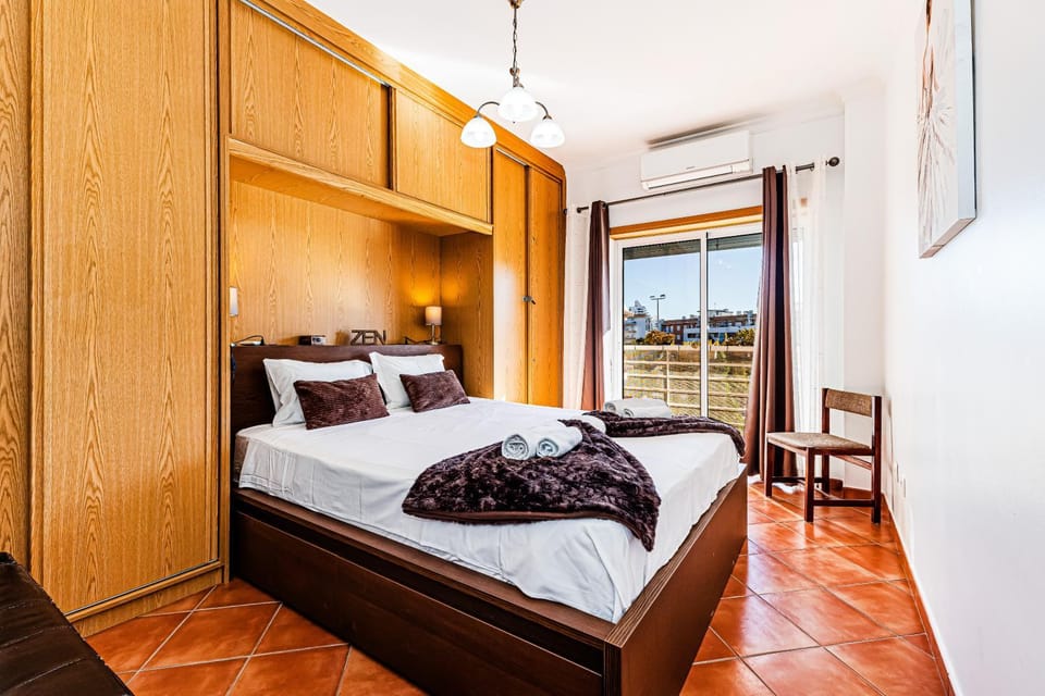Bed, Photo of the whole room, Bedroom, towels, wardrobe