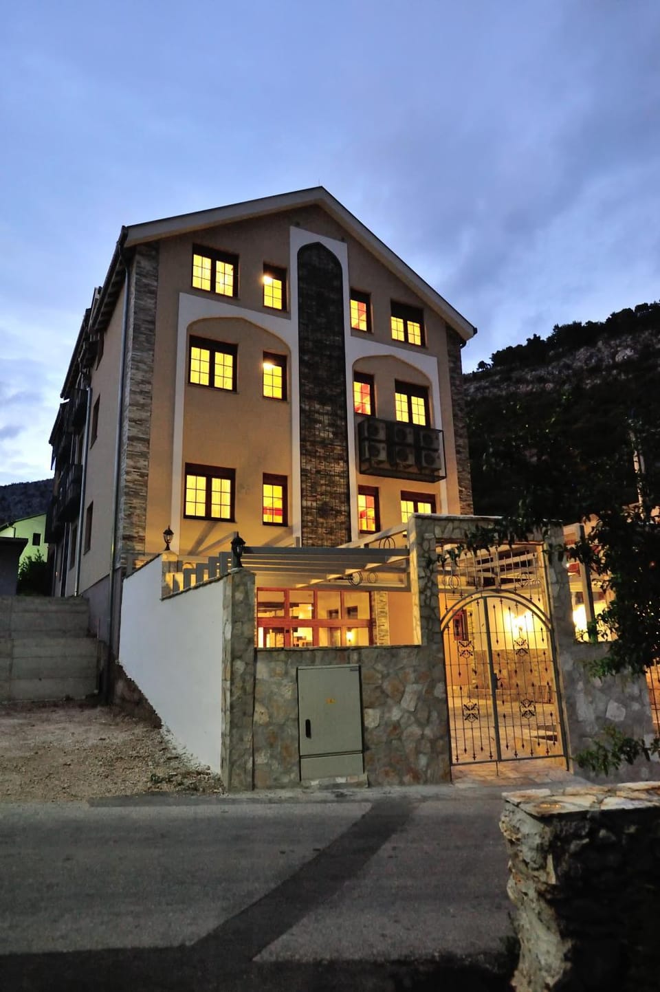 Property building, Facade/entrance