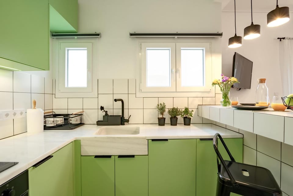 Marilora's House. Charming Urban Retreat Apartment in Athens