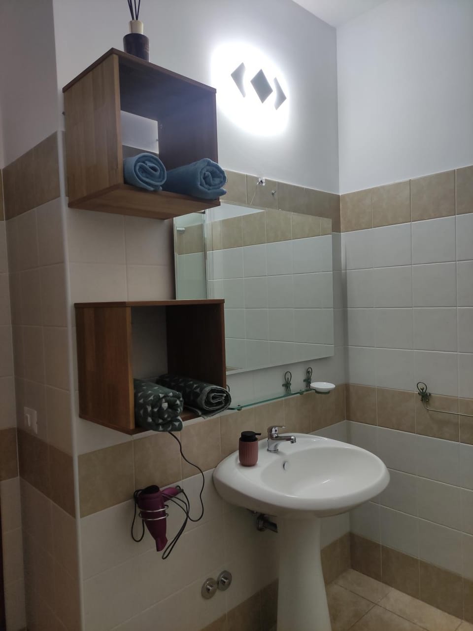 Bathroom, towels