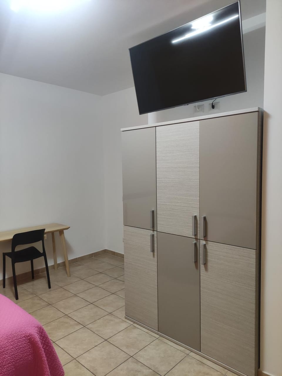 TV and multimedia, wardrobe