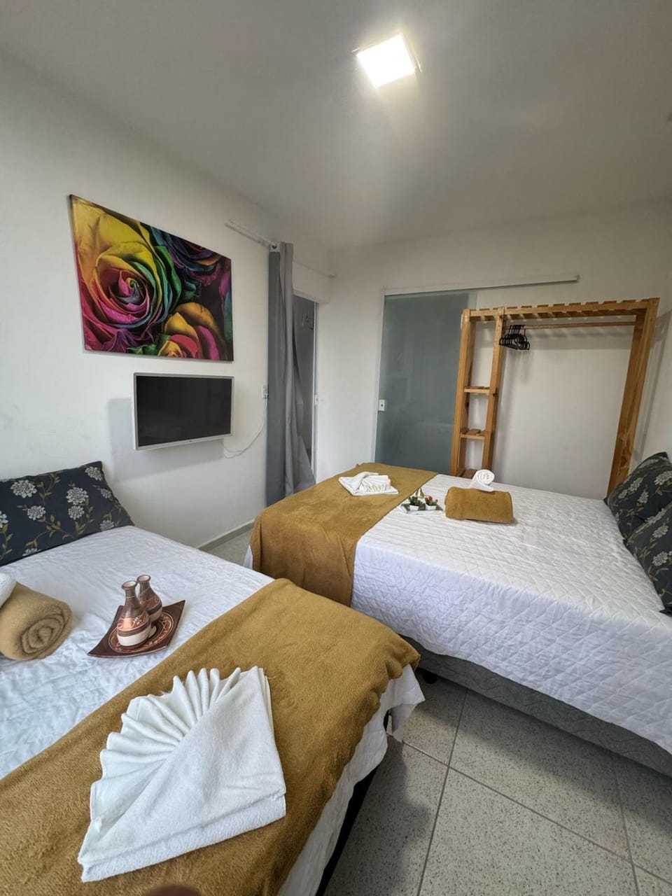 TV and multimedia, Photo of the whole room, Bedroom