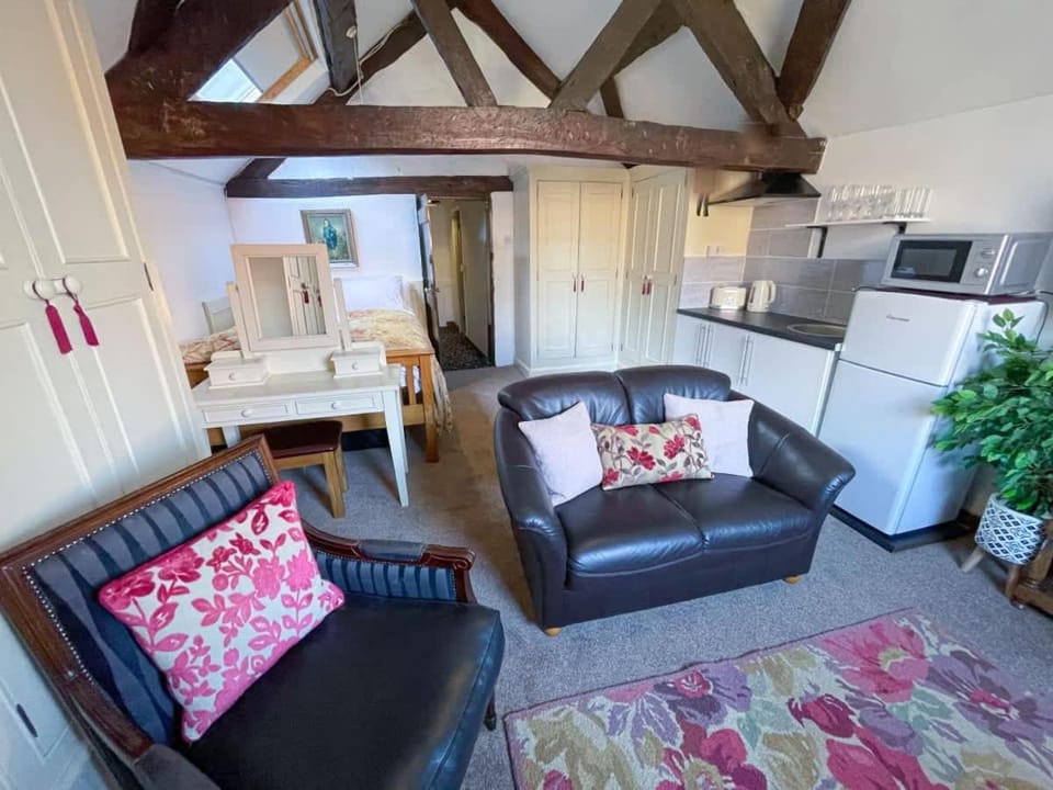 Great city location Full studio kitchenette bathroom Apartment in Chester