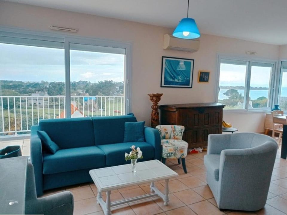 Villa VUE SUR MER avec terrasse à 400m de la Mer à PLEUMEUR-BODOU - Réf 221 Villa in Brittany