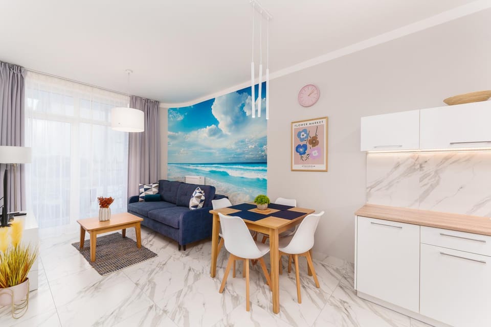 Kitchen or kitchenette, Living room, Seating area, Dining area