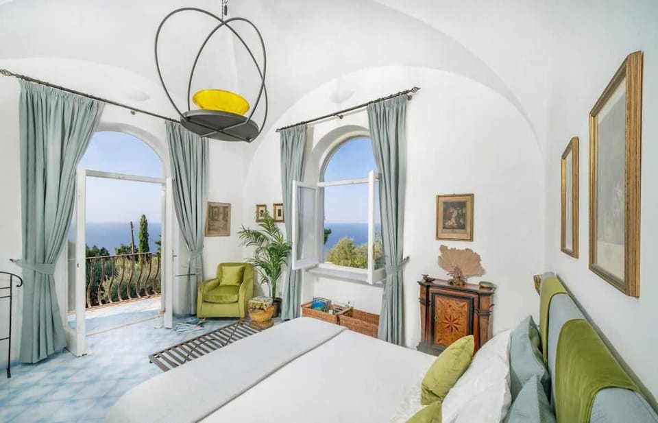 Luxury Villa Zaffiro - Pool, Garden and Sea View Villa in Anacapri