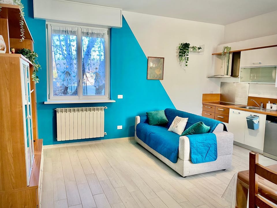 Kitchen or kitchenette, Living room, Seating area, Dining area, minibar, pet friendly, stove
