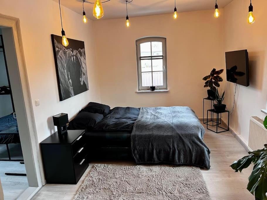 Bed, Photo of the whole room, Evening entertainment, Bedroom