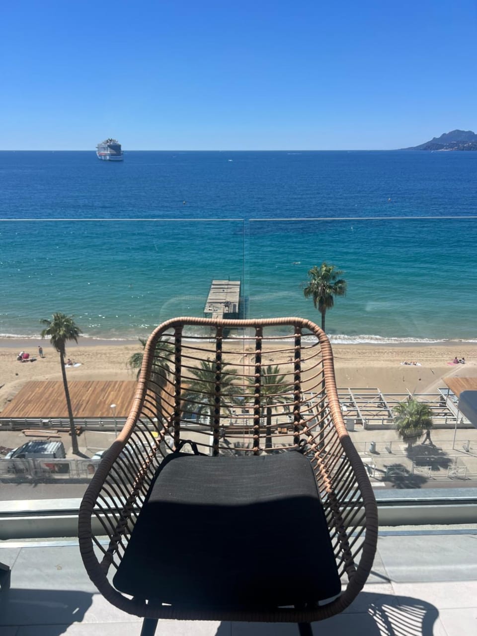 Sea View Bellamare next Palais Festival Apartment in Cannes