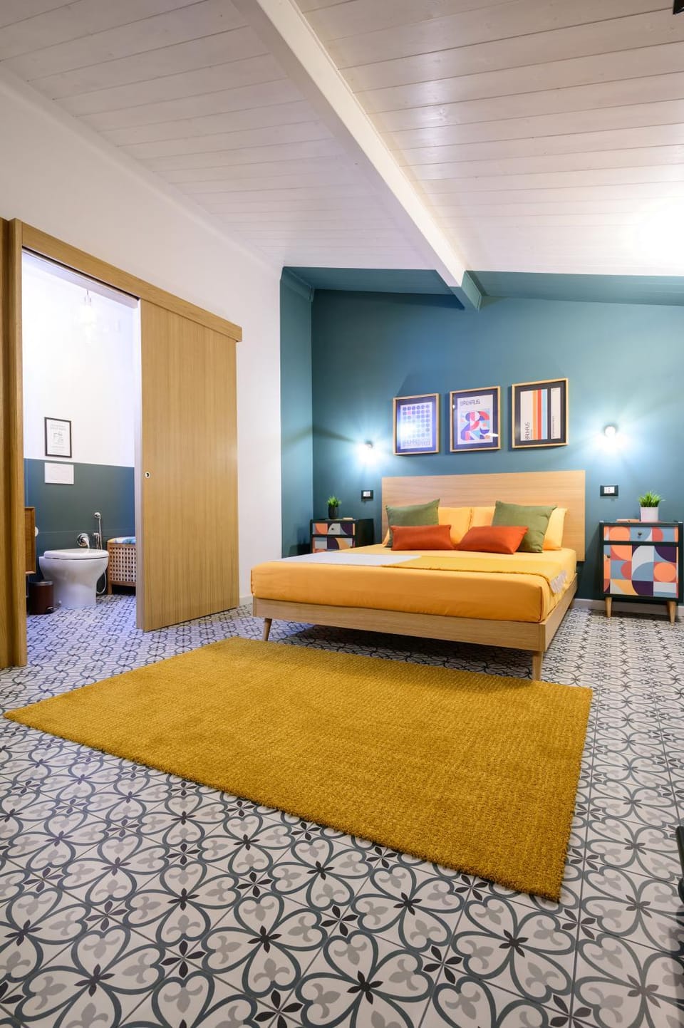 Bed, Bathroom, Bedroom