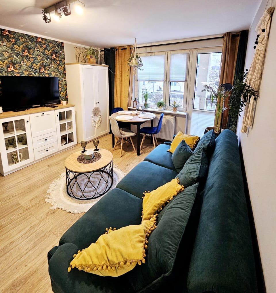 Communal lounge/ TV room, Living room, Seating area, Dining area