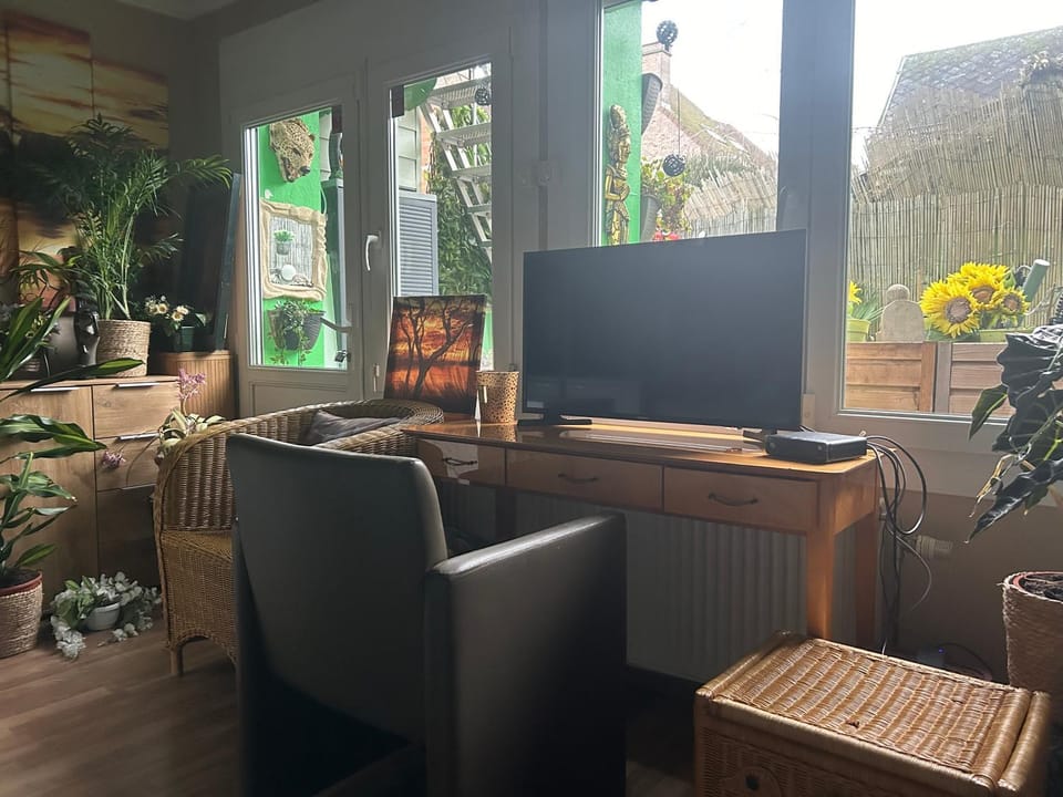 TV and multimedia, Seating area