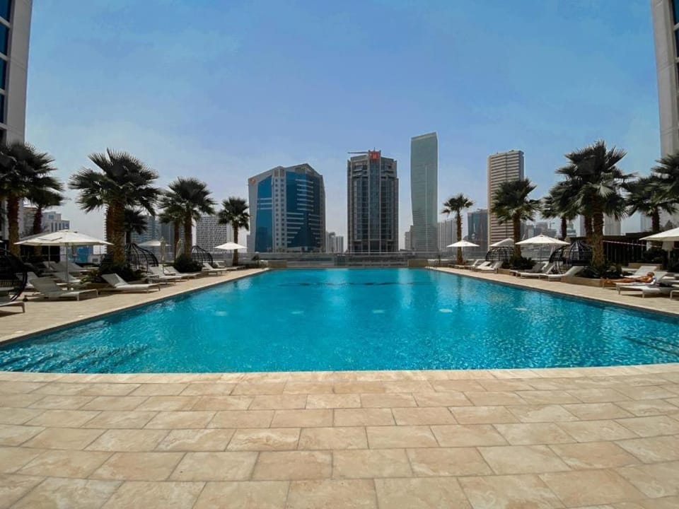 City view, Pool view, Swimming pool, sunbed