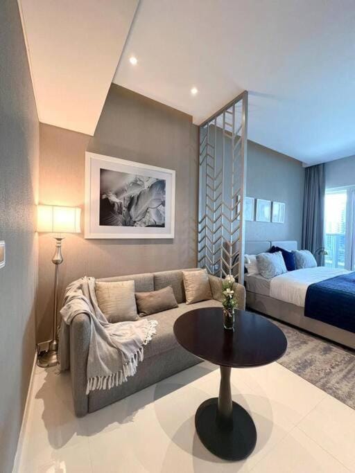 Bed, Living room, Photo of the whole room, Seating area, Bedroom