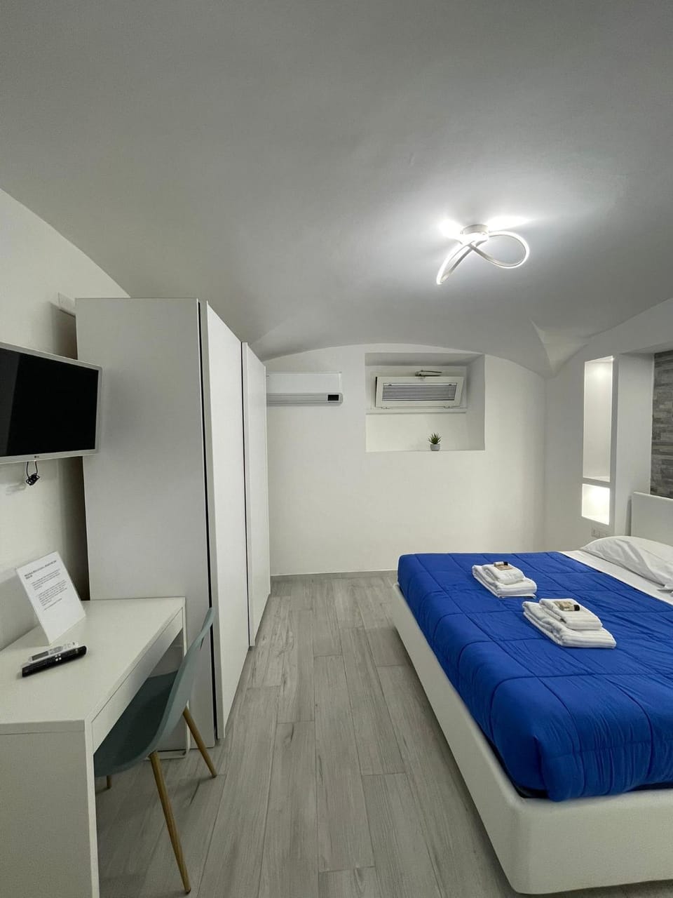 Bed, TV and multimedia, wardrobe, air conditioner