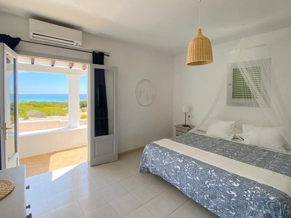 Bed, Bedroom, Sea view, air conditioner