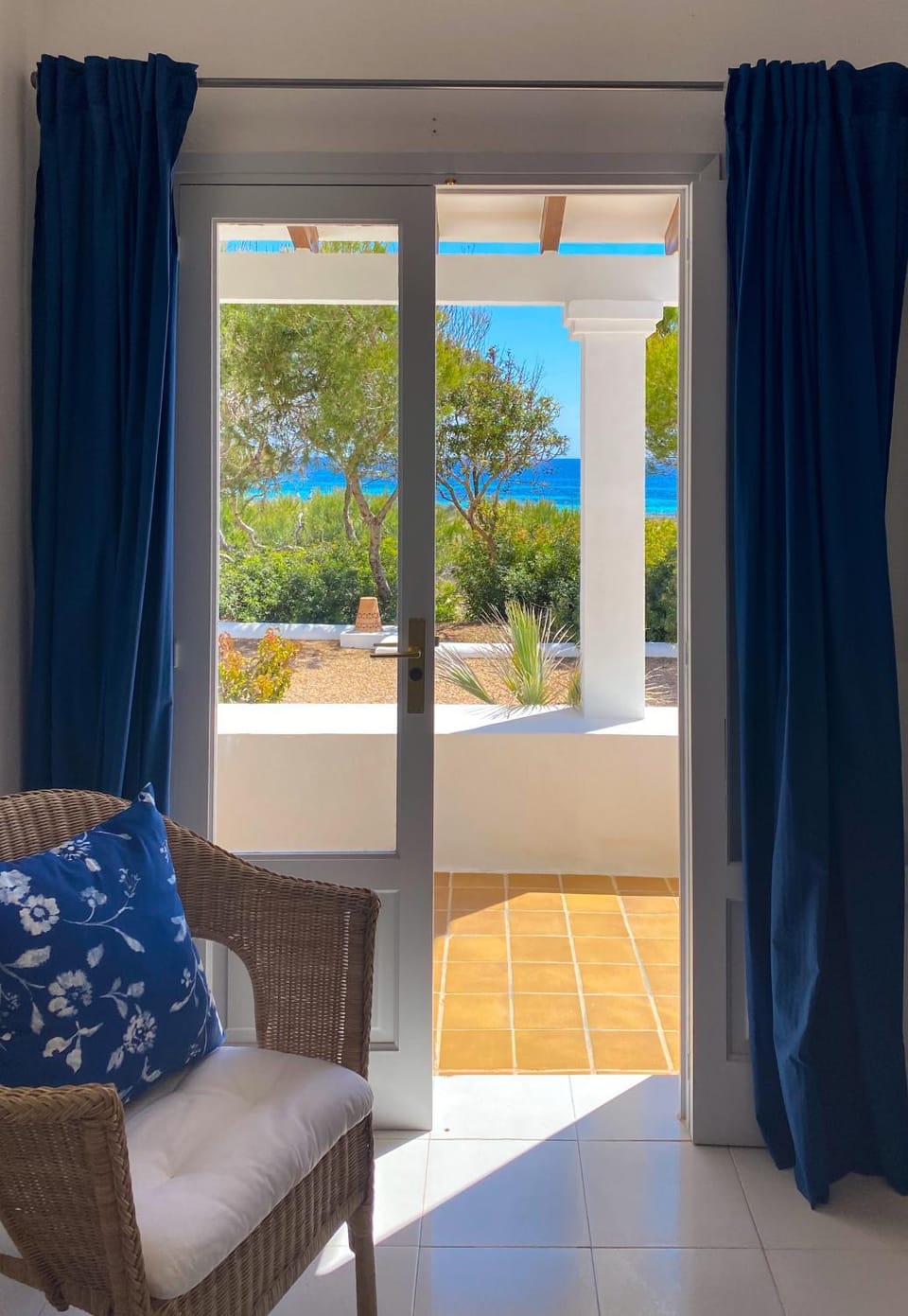Patio, Day, Balcony/Terrace, Seating area, Sea view