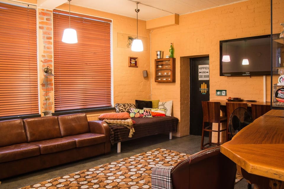 TV and multimedia, Photo of the whole room, Seating area, Bedroom
