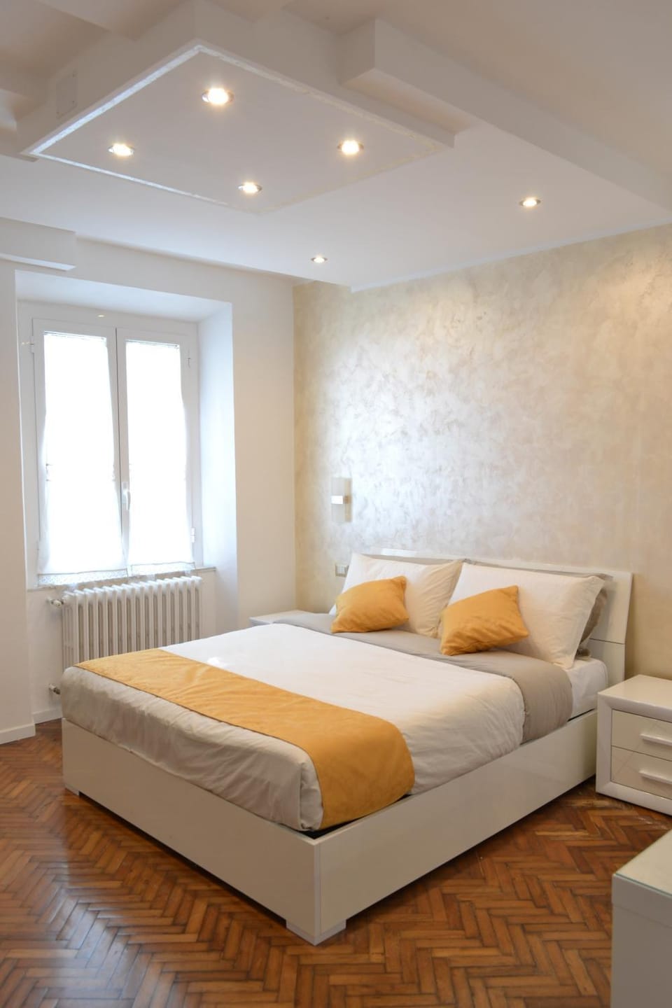 Bed, Photo of the whole room, Bedroom, internet